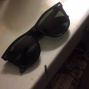 Authentic Classic Wayfarer Ray-Bans